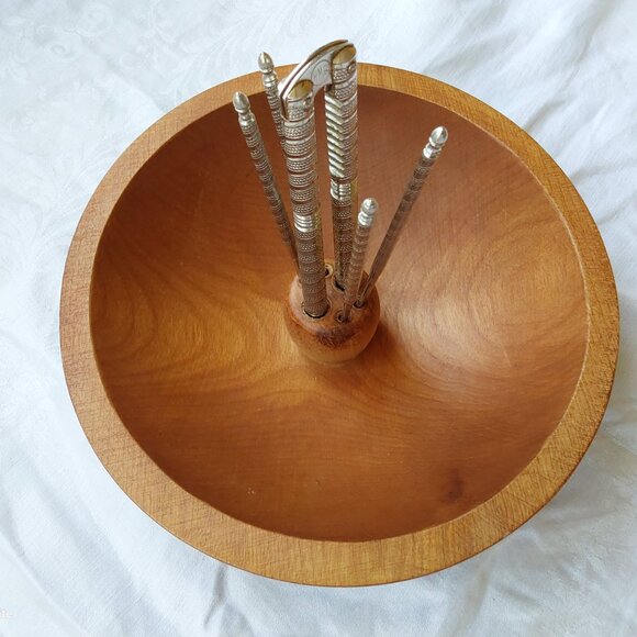 Vintage Baribocraft wood nut bowl with nutcracker and picks - Picture 2 of 9